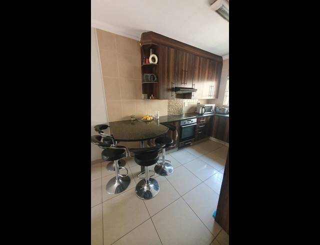 4 BEDROOM HOUSE FOR SALE IN KENSINGTON